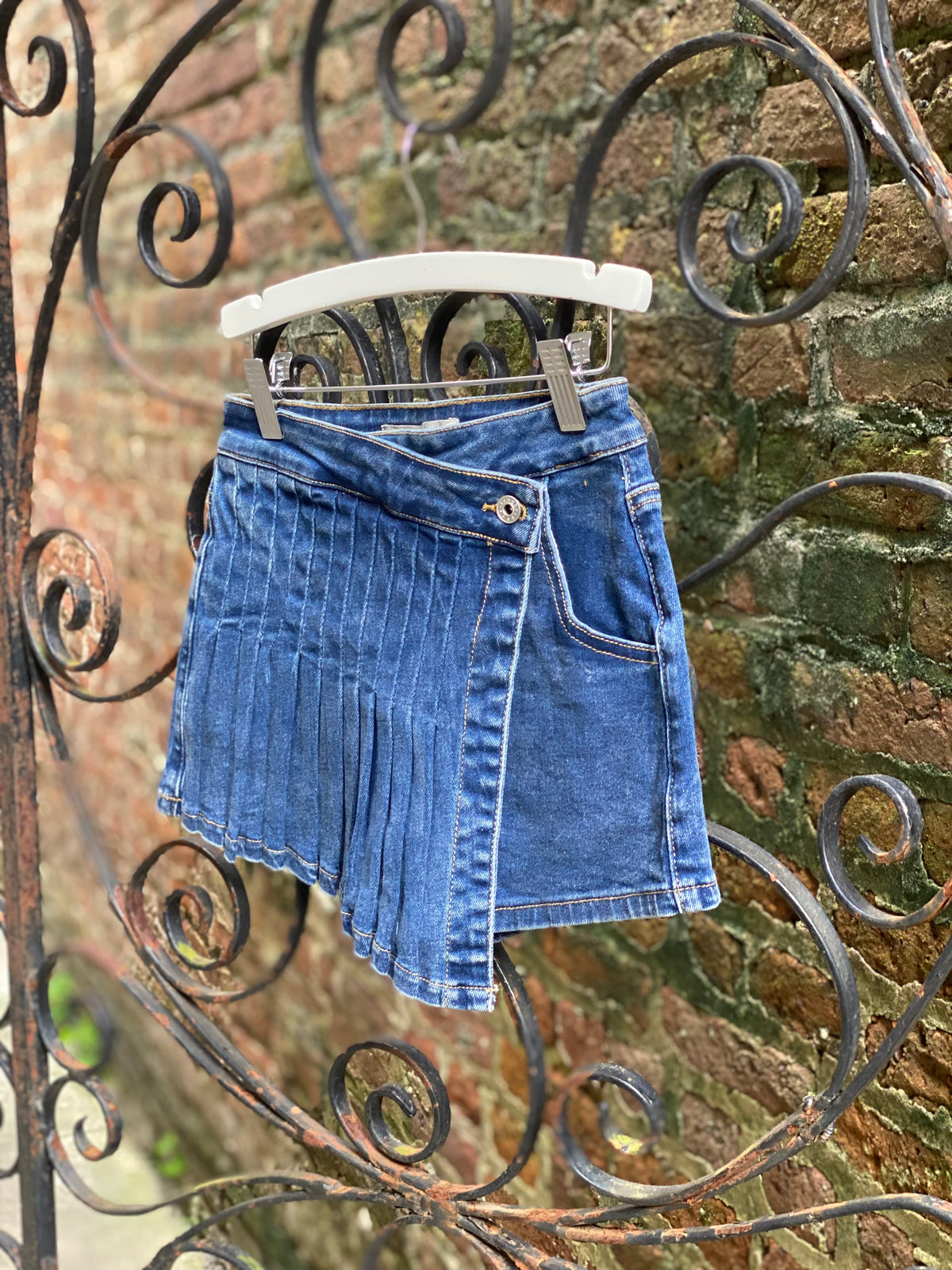 Tractr Flap Over Pleated Skort